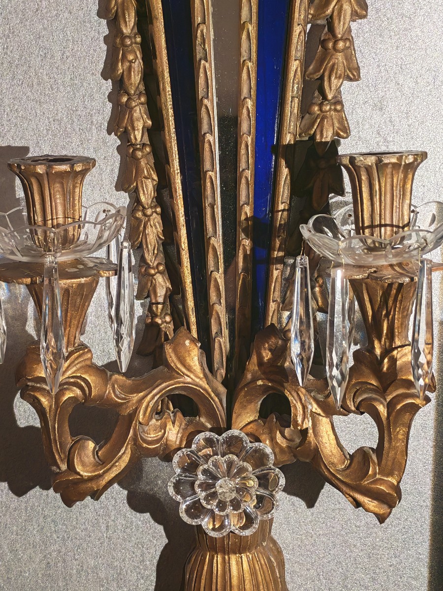 Pair Of Large Italian Wall Sconces In Carved Giltwood, Venetian Blue Glass - 19th Century -photo-3