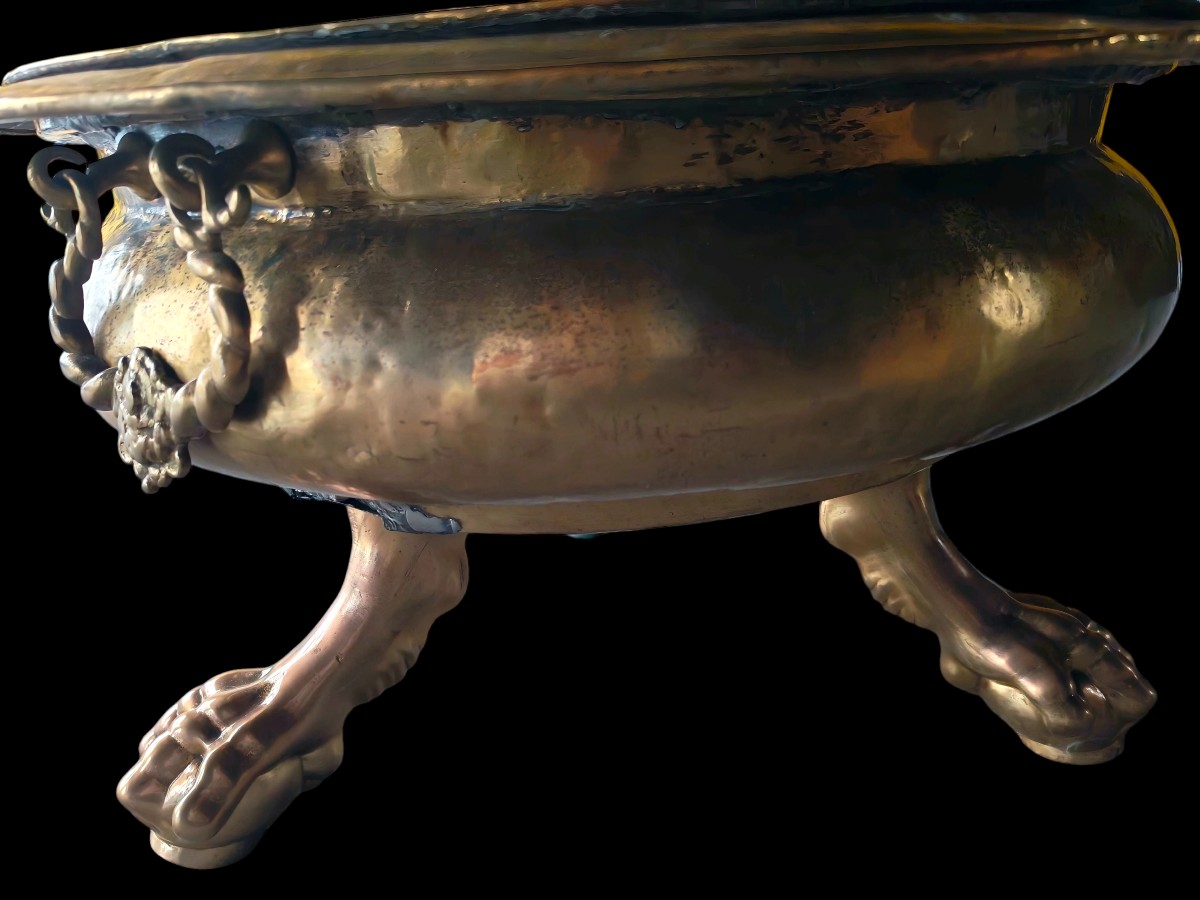 Imposing Copper Brazier With Lion's Paw From The 19th Century-photo-3