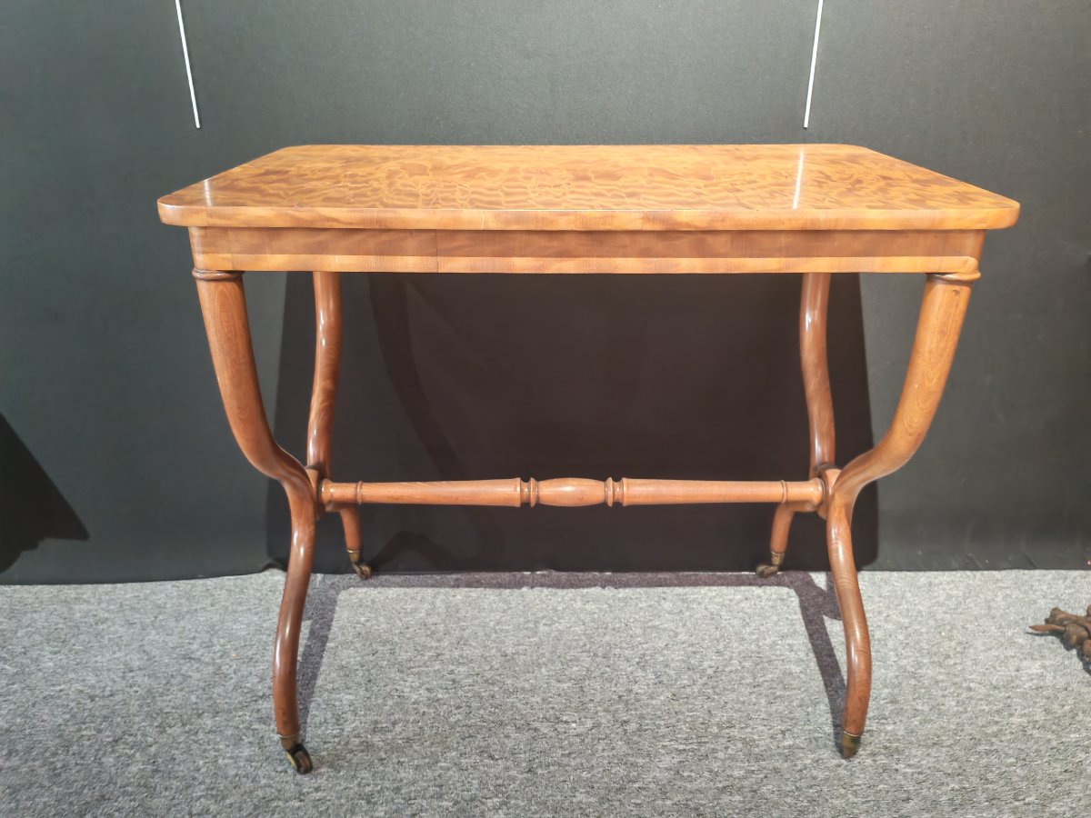 Neoclassical Side Table In Elm Burl, 19th Century