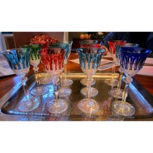 12 verres  a vin  de couleur - modele Tommy - St Louis 