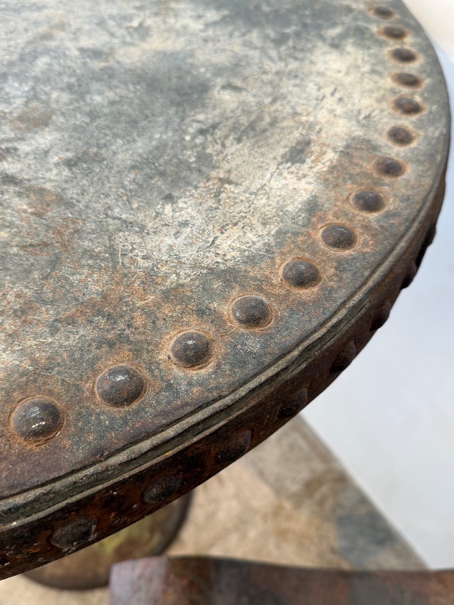 Paire de guéridons anciens en métal-photo-2
