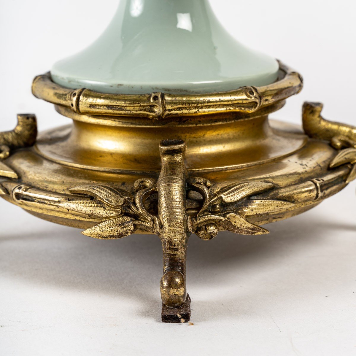 Paire de Vases Céladon aux Echassiers  "Pâte sur Pâte" At à Sèvres 1870 -photo-8