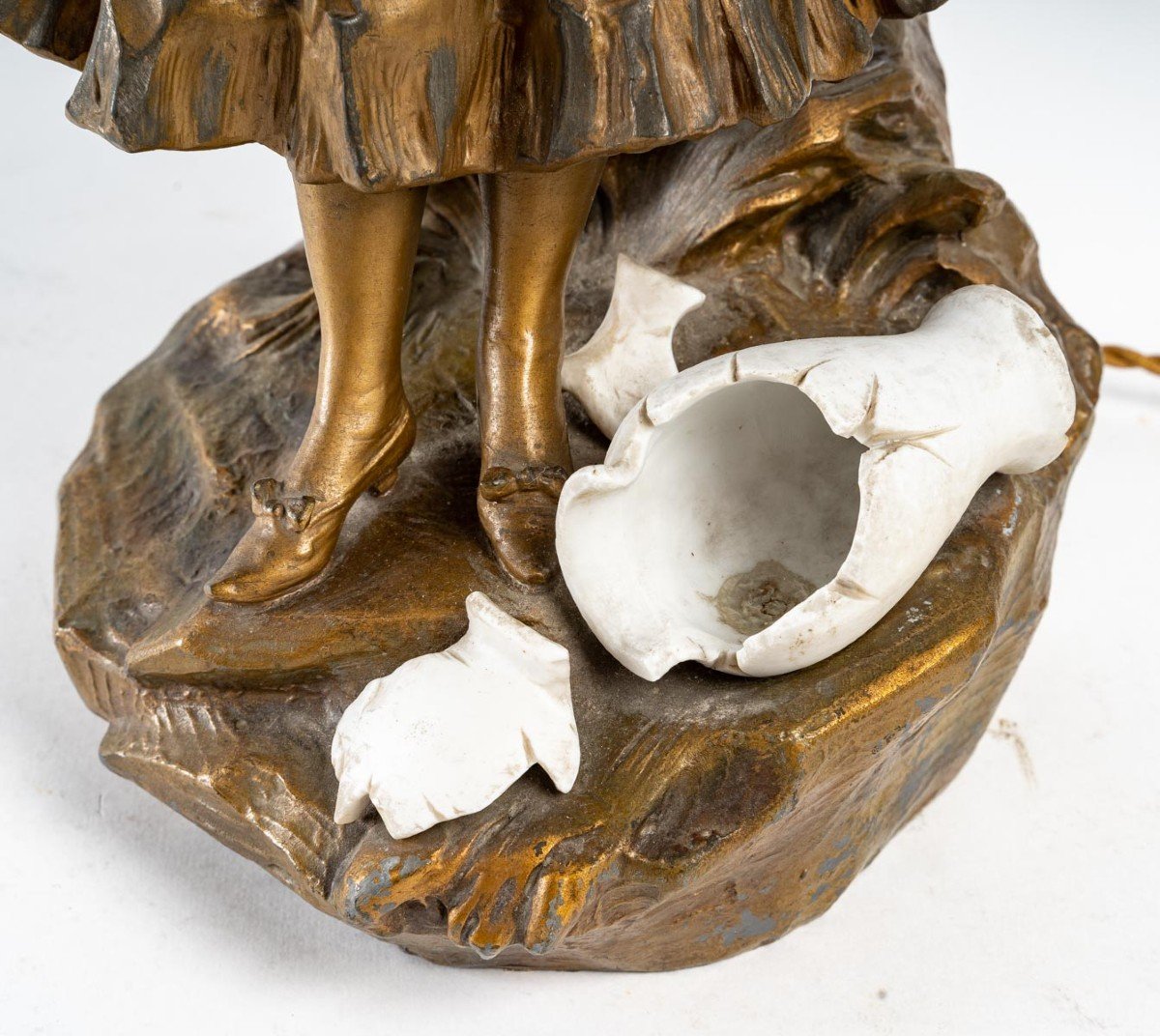 Lampe  " PERRETTE et le POT au LAIT " par MEDNAT sculpteur-photo-1