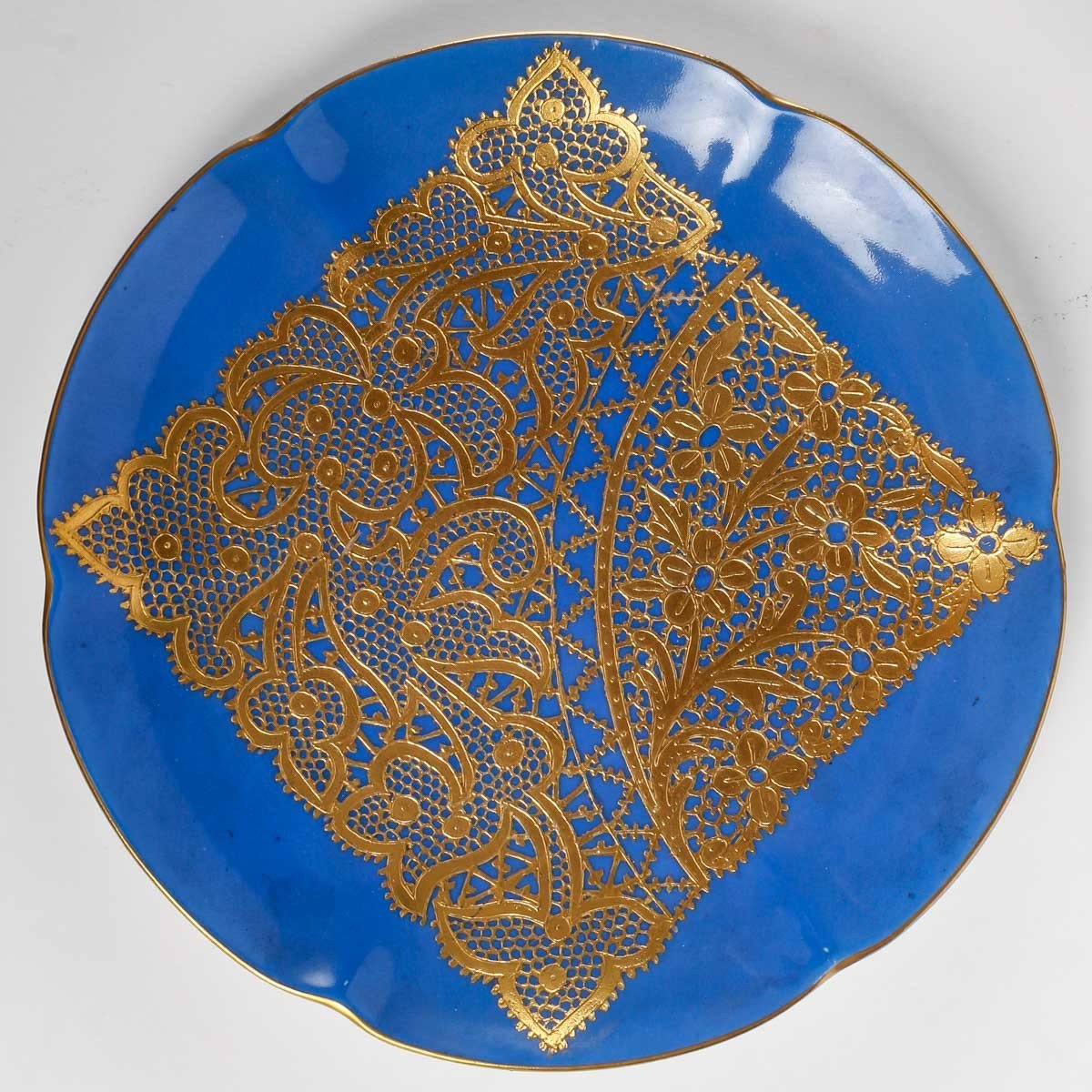 Celestial Blue Porcelain Head To Head And Gold Lace (1885)-photo-3