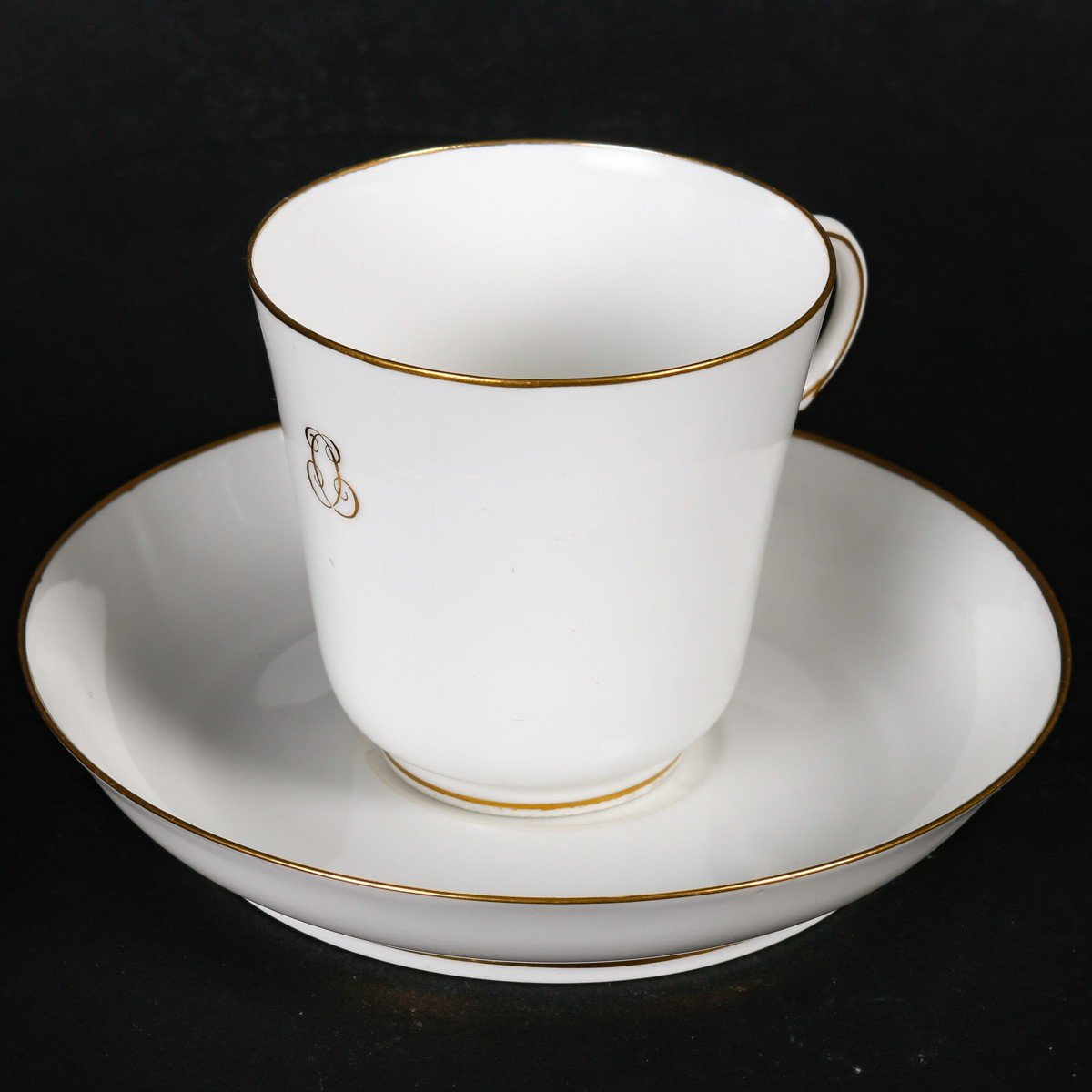 Tasse Sèvres blanche et or 1860