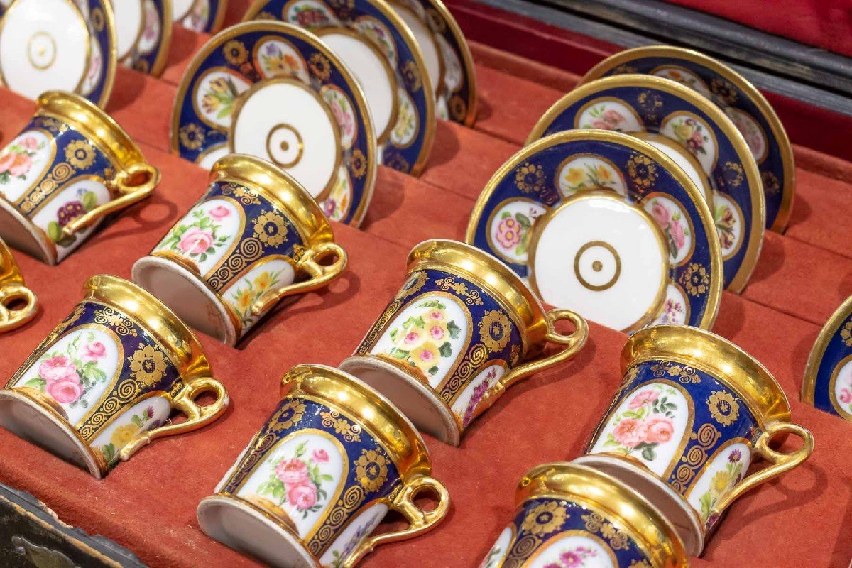 12 Cups + 1 Coffee Maker: Paris 1810 "désarnaux At The Crystal Staircase In Paris"-photo-3