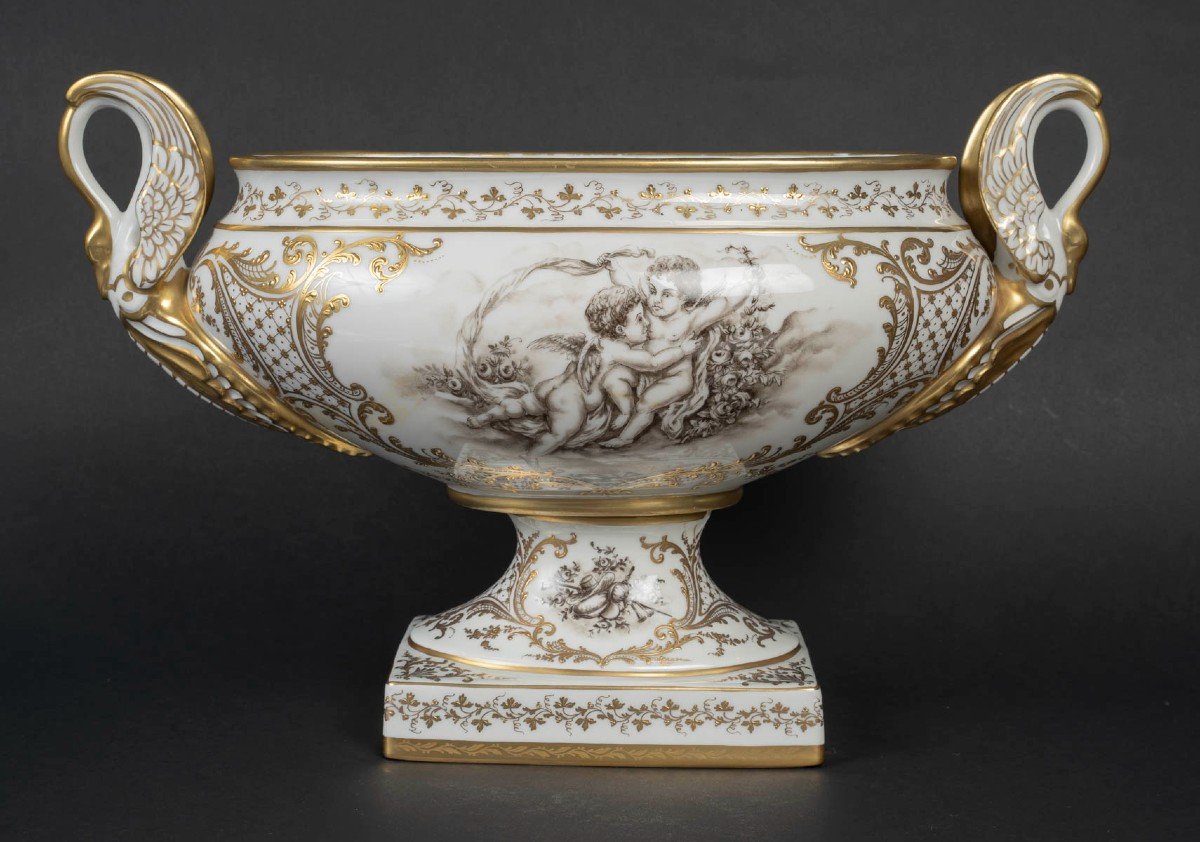 Le Tallec Paris  " Grande  Coupe aux Angelots Grisée  à la Manière de Boucher"-photo-2