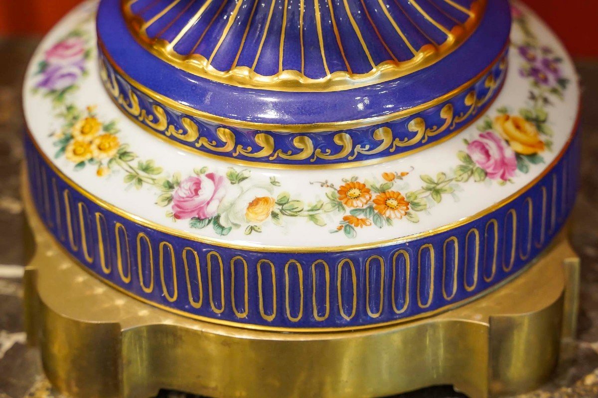 Le Tallec "pair Of Very Large Covered Sèvres Blue Pots" With 18th Century Flower Patterns-photo-3