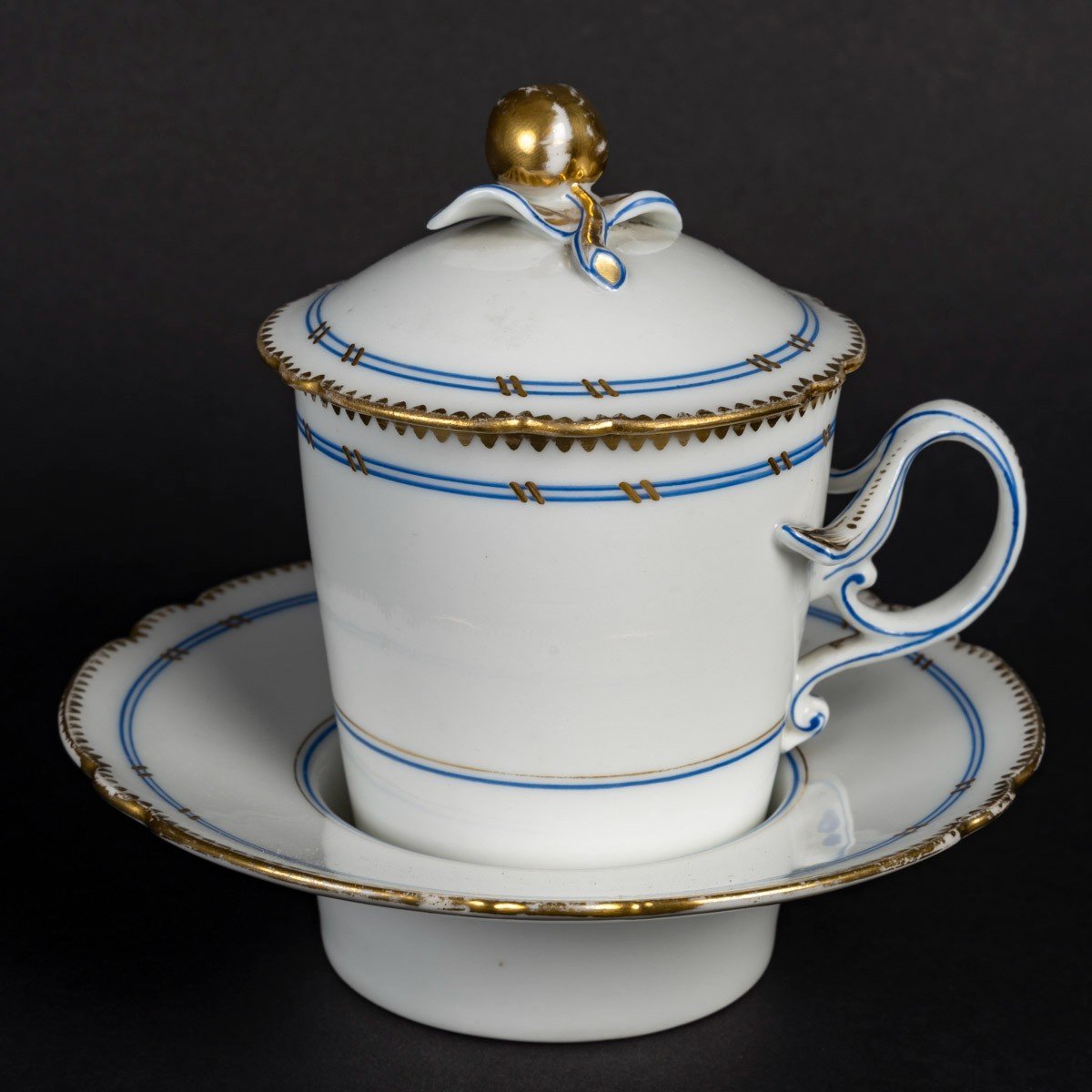 Paris "pale Blue And White Covered Trembleuse Cup" 19th Century-photo-2