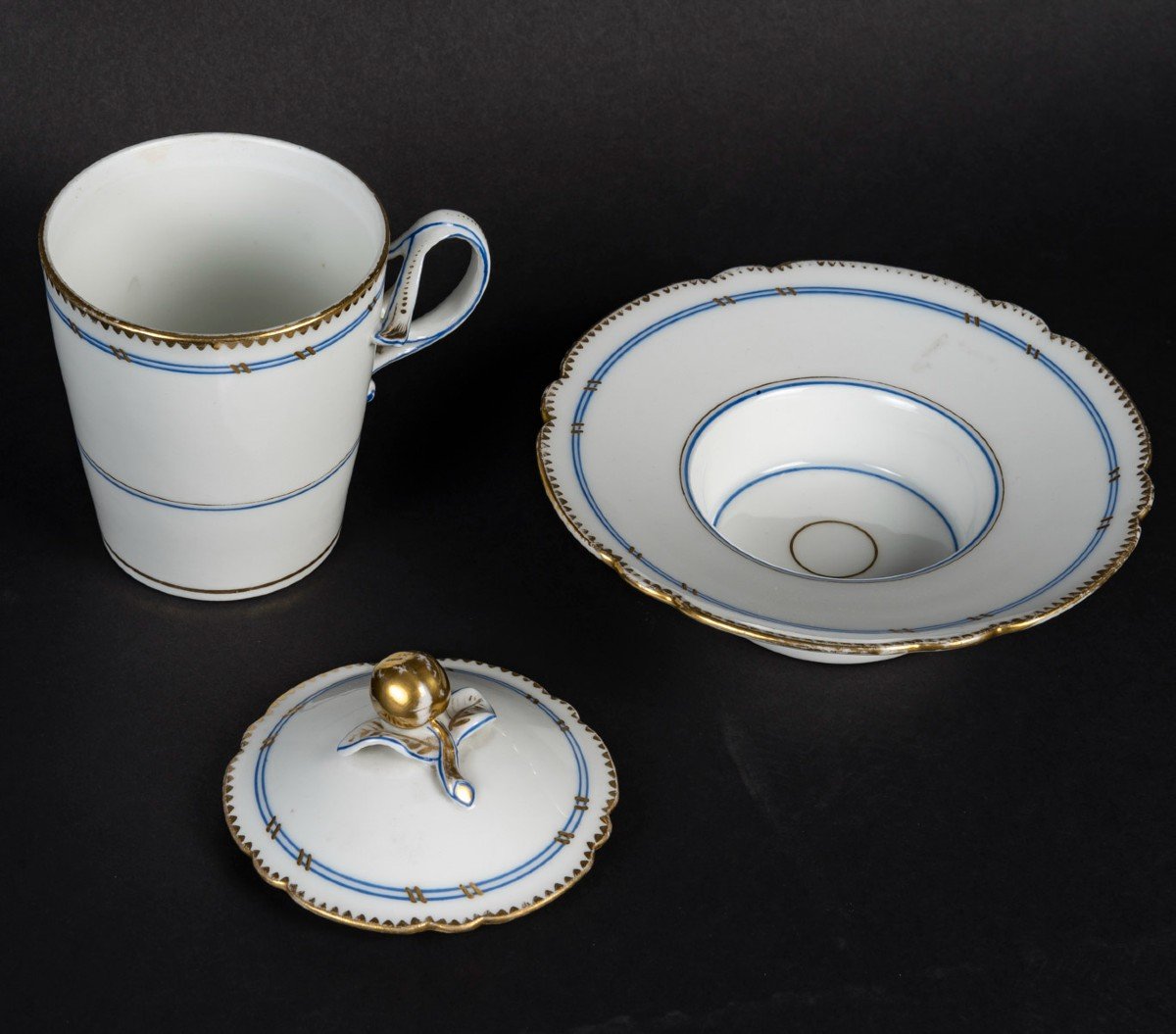 Paris "pale Blue And White Covered Trembleuse Cup" 19th Century-photo-3