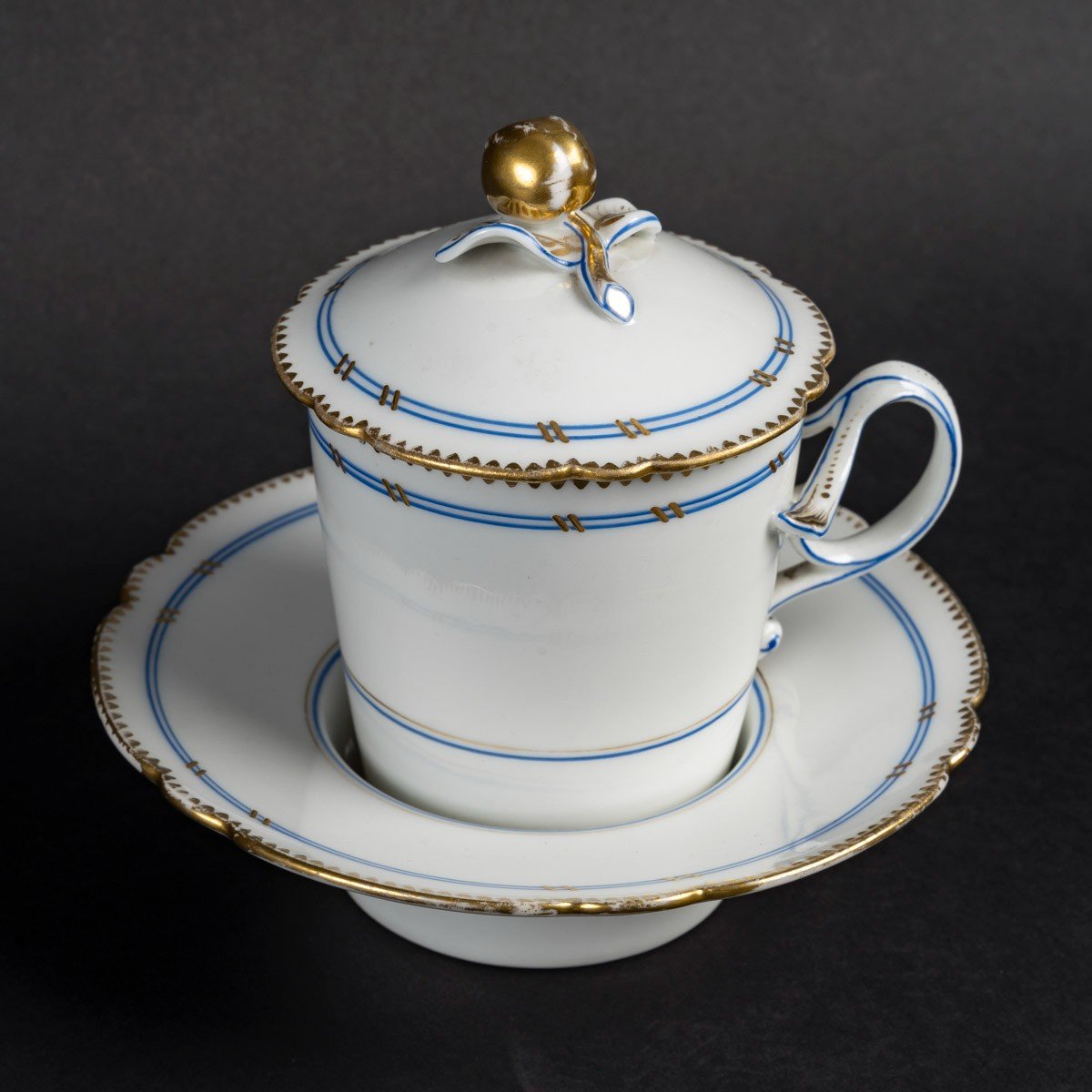 Paris "pale Blue And White Covered Trembleuse Cup" 19th Century-photo-3