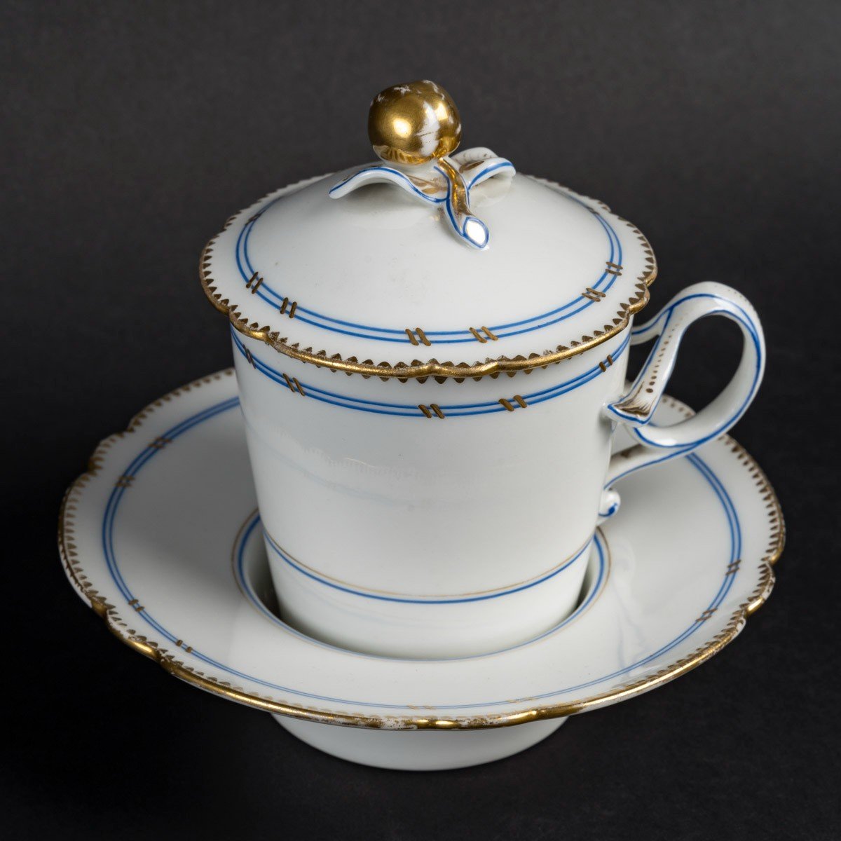 Paris "pale Blue And White Covered Trembleuse Cup" 19th Century