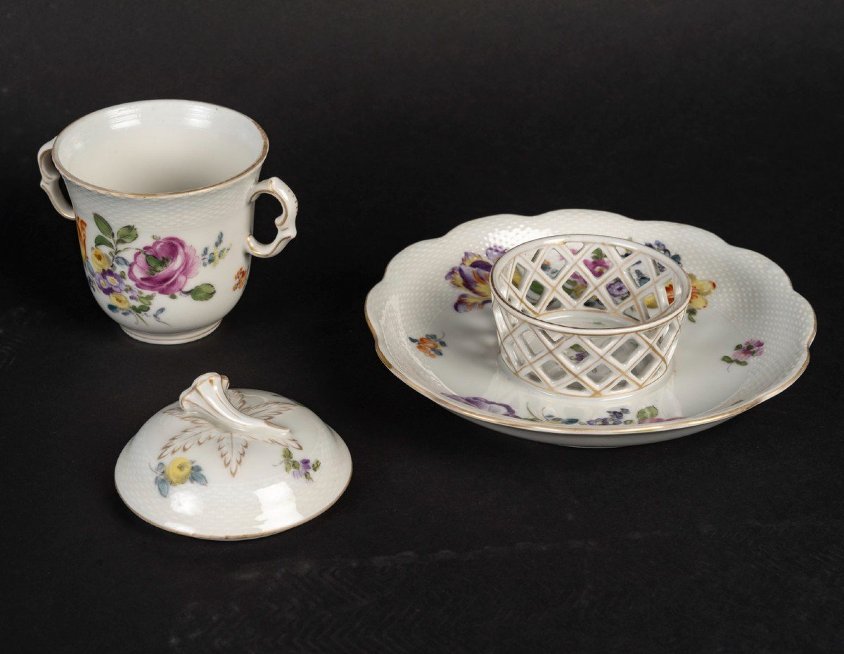 Vienne  " Tasse Trembleuse Fleurie " XIXème-photo-3