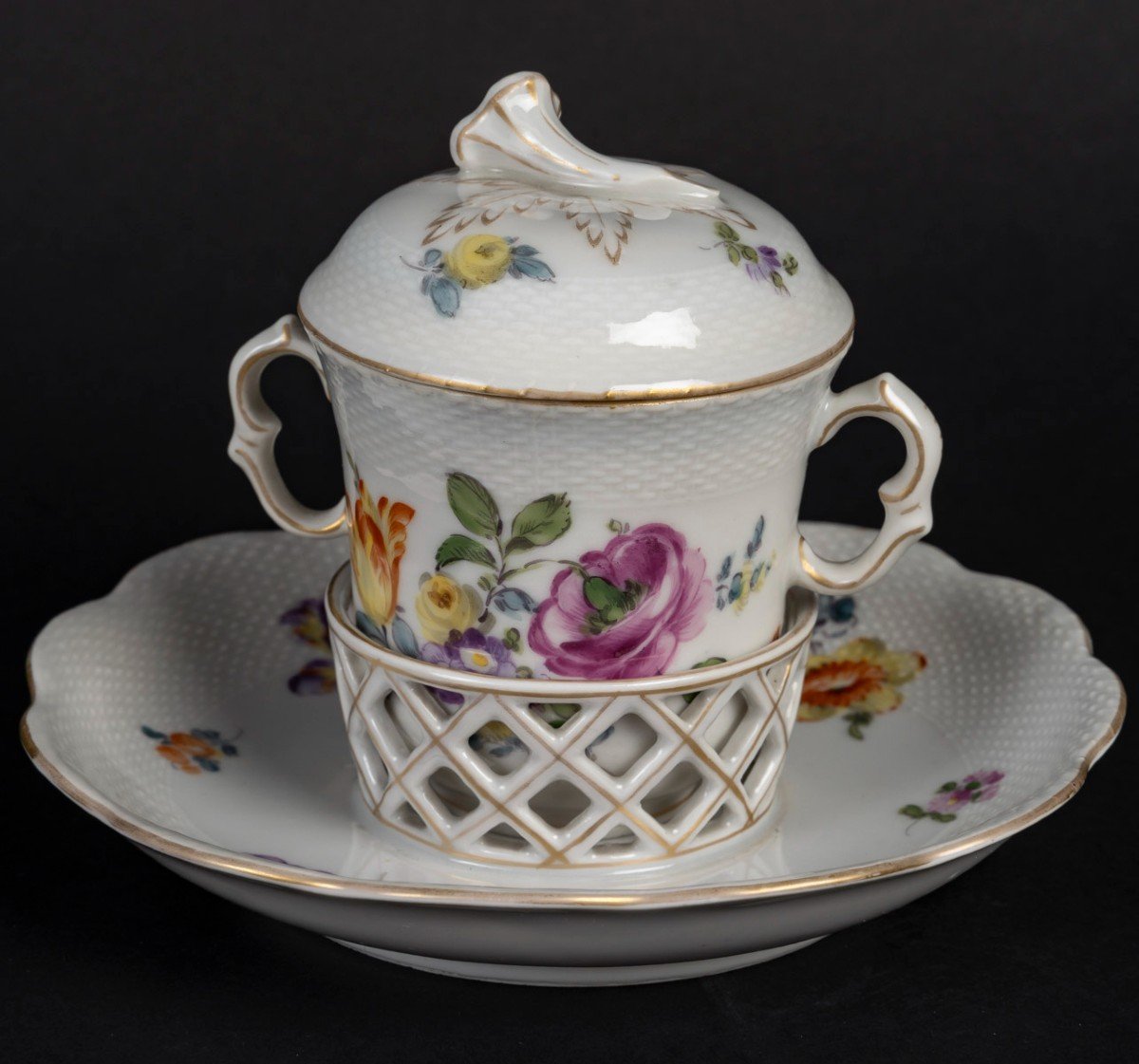 Vienne  " Tasse Trembleuse Fleurie " XIXème