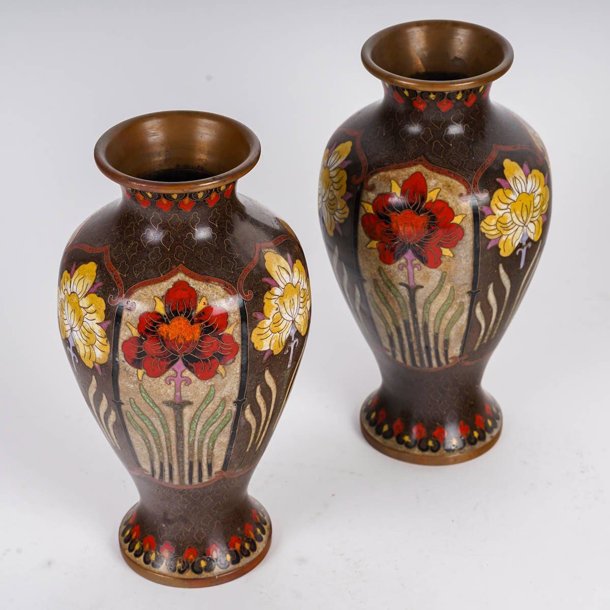 Paire de Vases Cloisonnés marrons et rouges aux Lotus( milieu XXéme )-photo-2