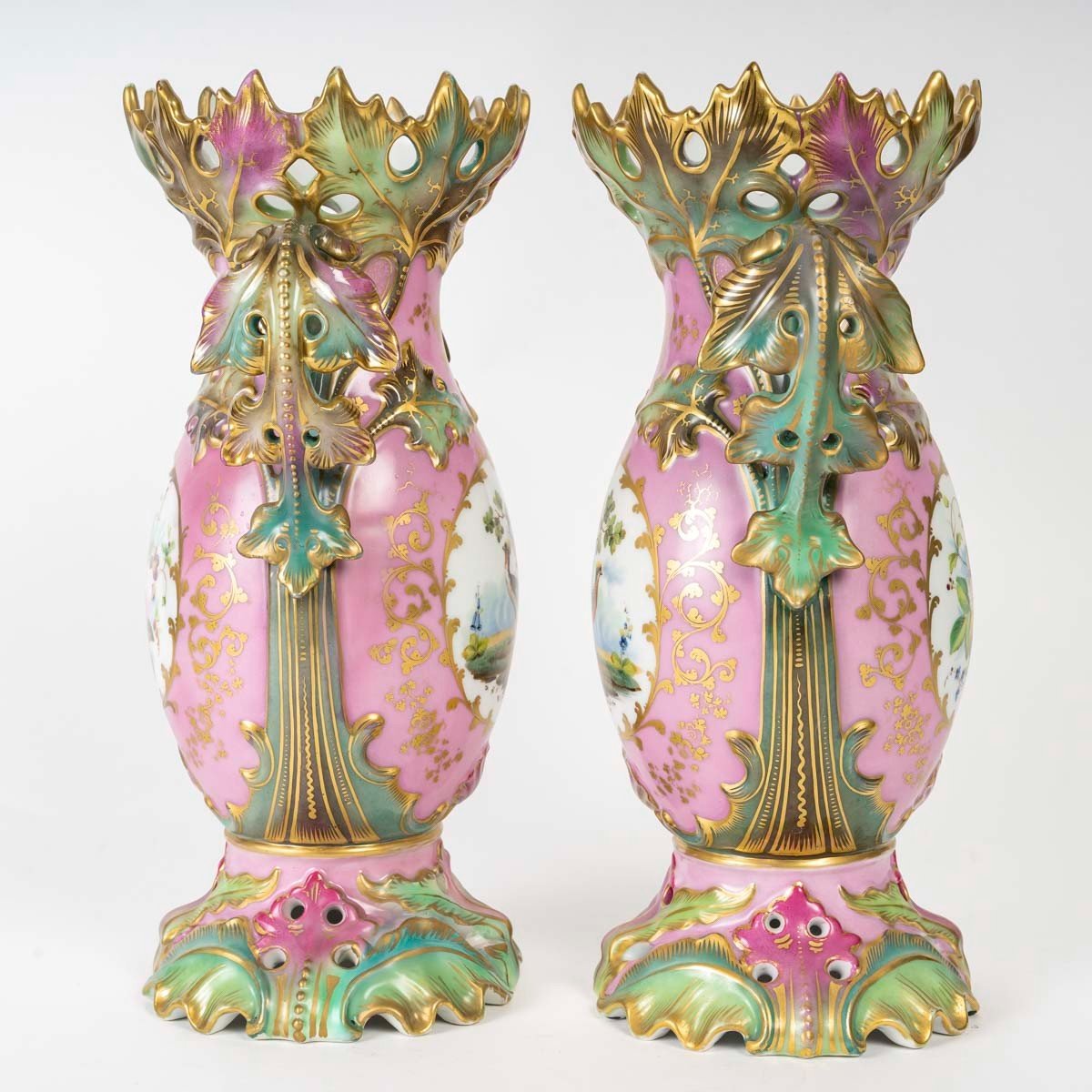 Paire de Vases  Roses et Verts "Paris  1835 " aux Fleurs et Oiseaux-photo-1