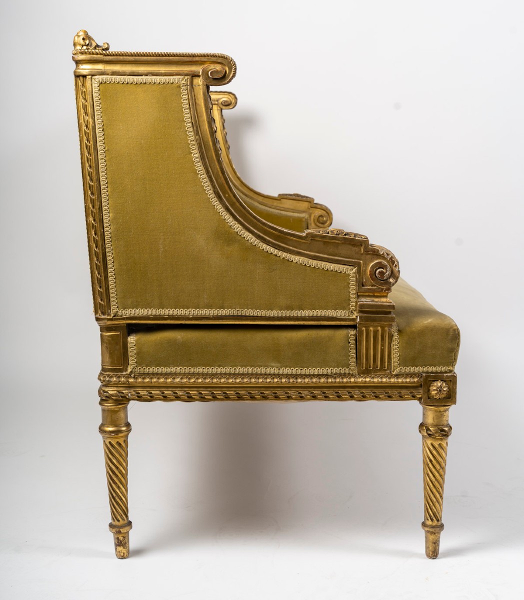 Petit Canapè en bois sculpté et doré Style Louis XVI-photo-3