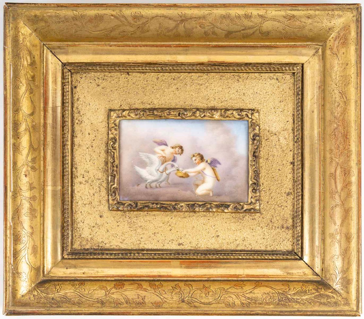 Peinture sur Porcelaine "deux Amours et deux Cygnes " autour de 1840