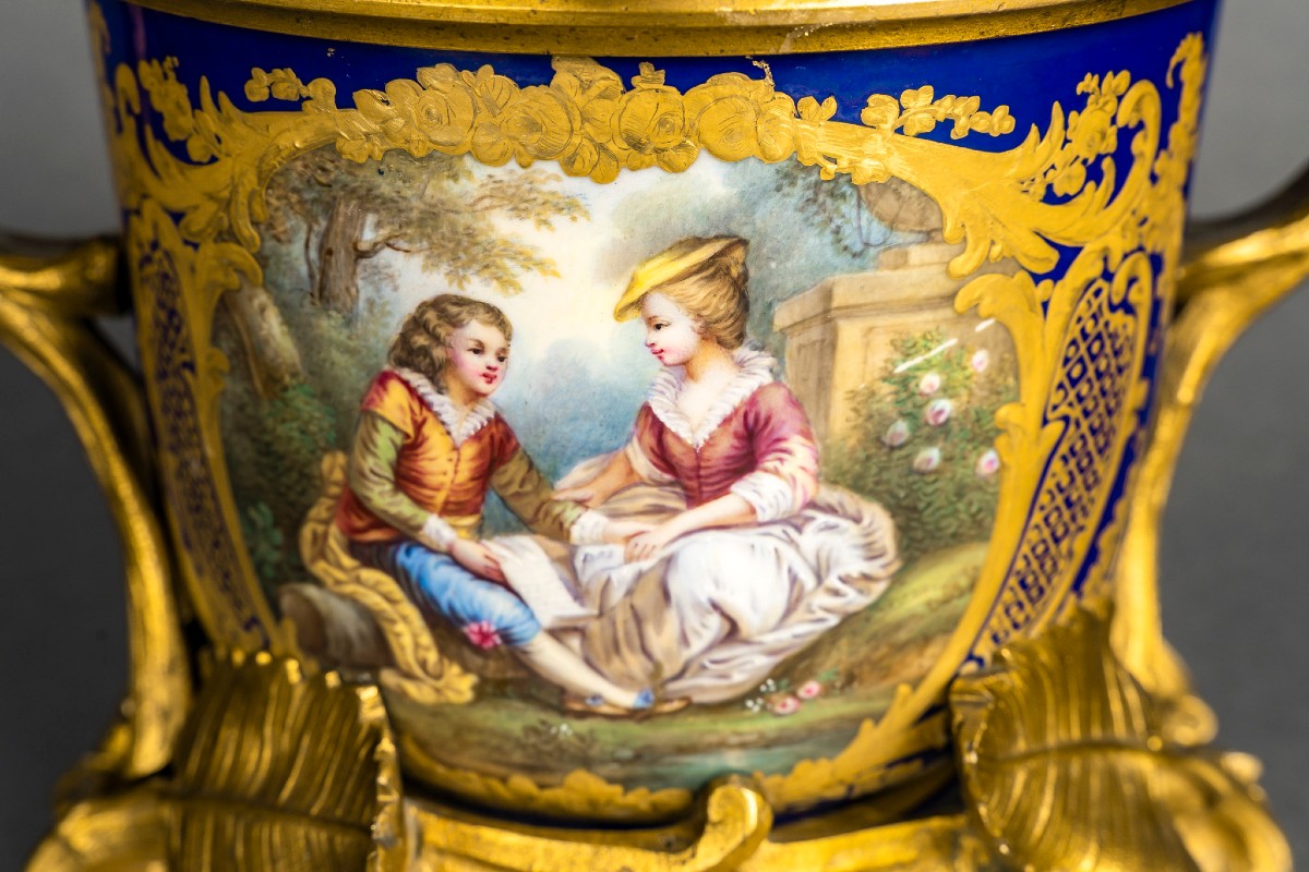 Covered Pot In Sèvres Blue Porcelain And Gilded Bronze, 19th Century-photo-1