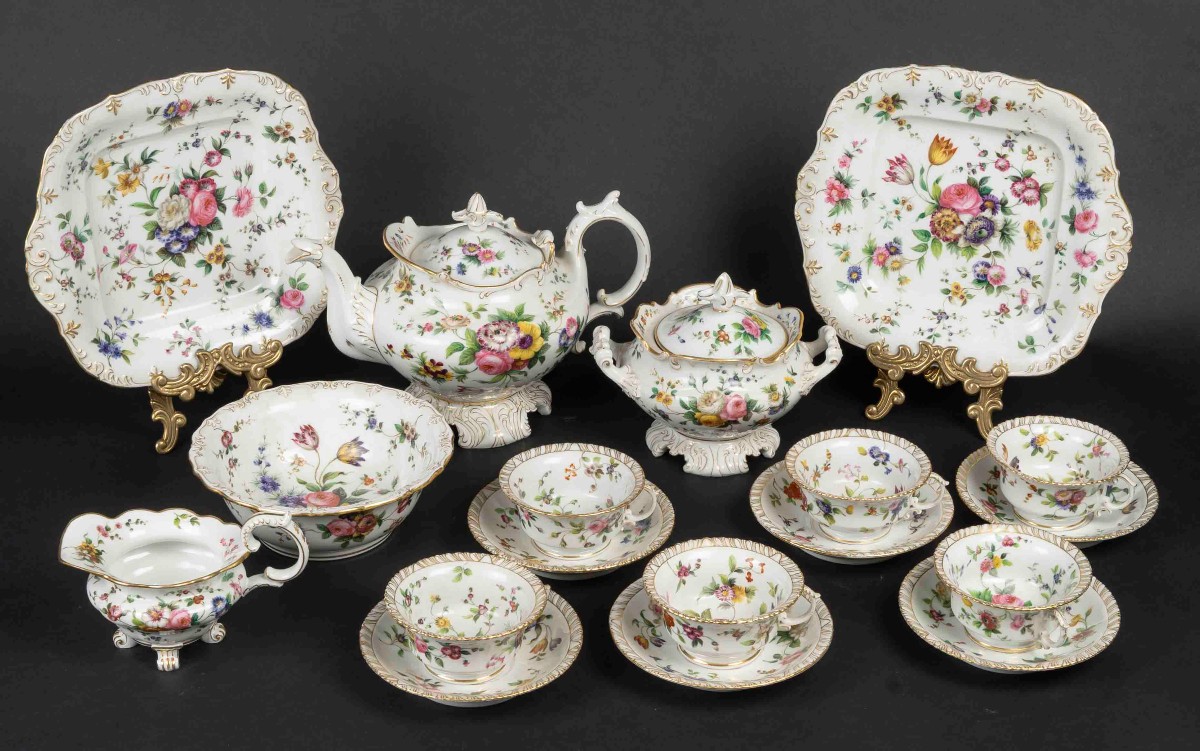 Service à  Thé "Jacob PETIT "fleuri peint par" Rihouet" Paris circa 1825