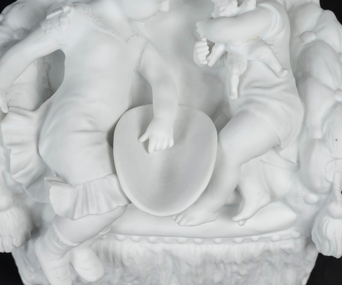 Biscuit "Deux enfants sur un fauteuil"-photo-3