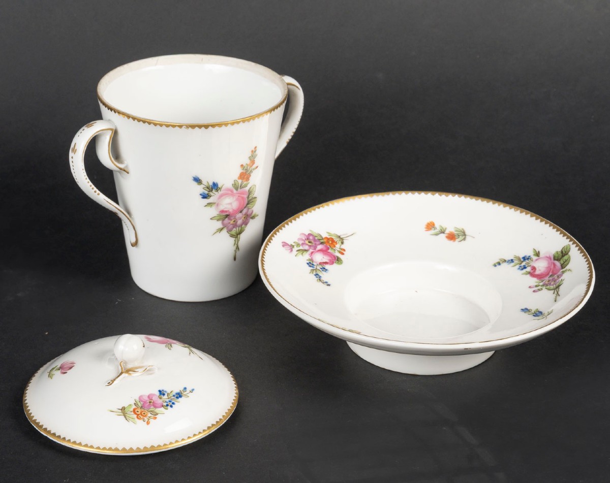 Paris "Tasse Trembleuse XVIIIème siècle " aux bouquets de fleurs-photo-3