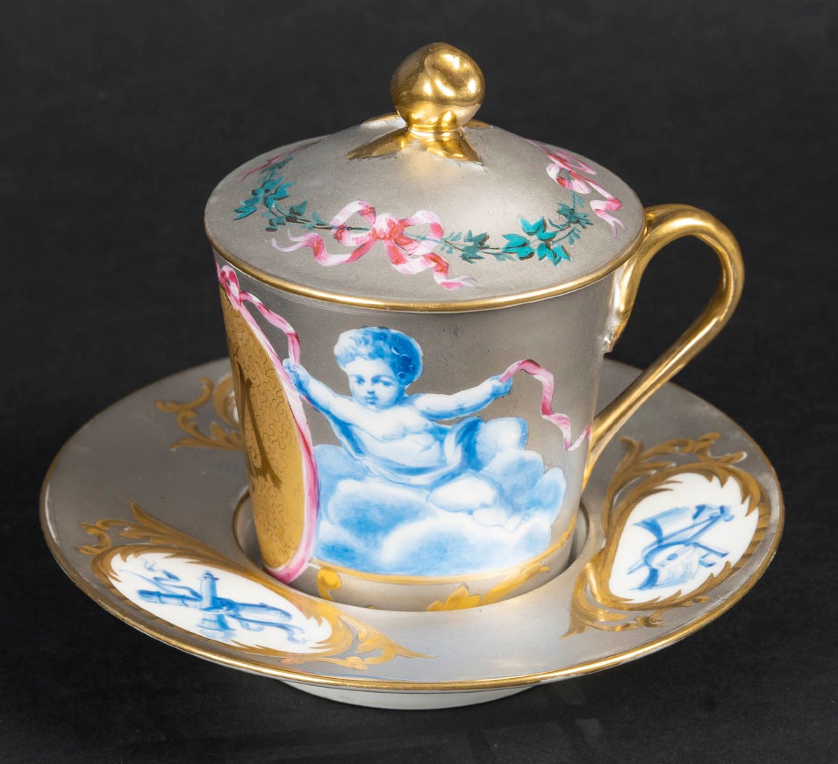 19th Century Porcelain Trembleuse Putti Cup-photo-2