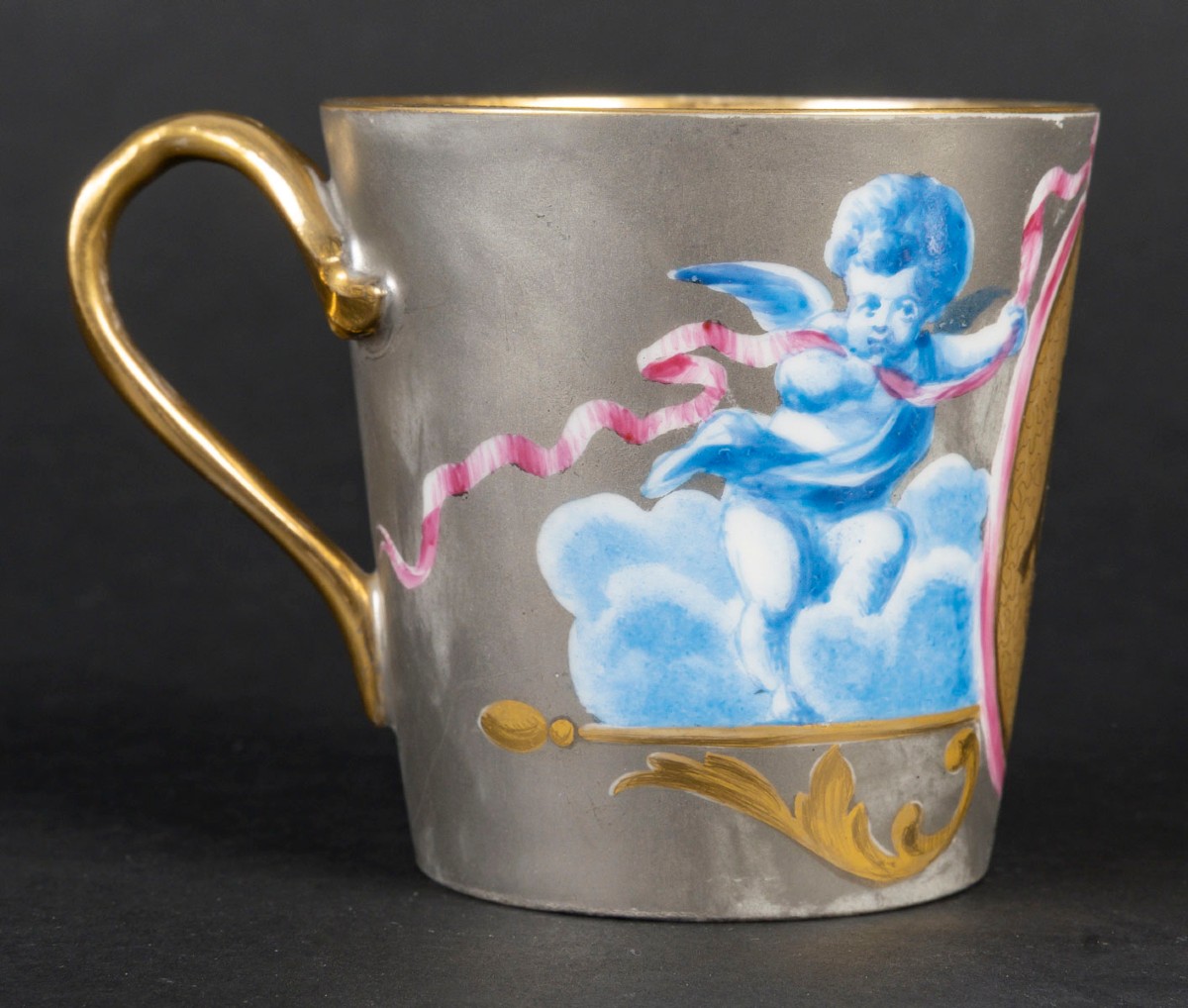 19th Century Porcelain Trembleuse Putti Cup-photo-1
