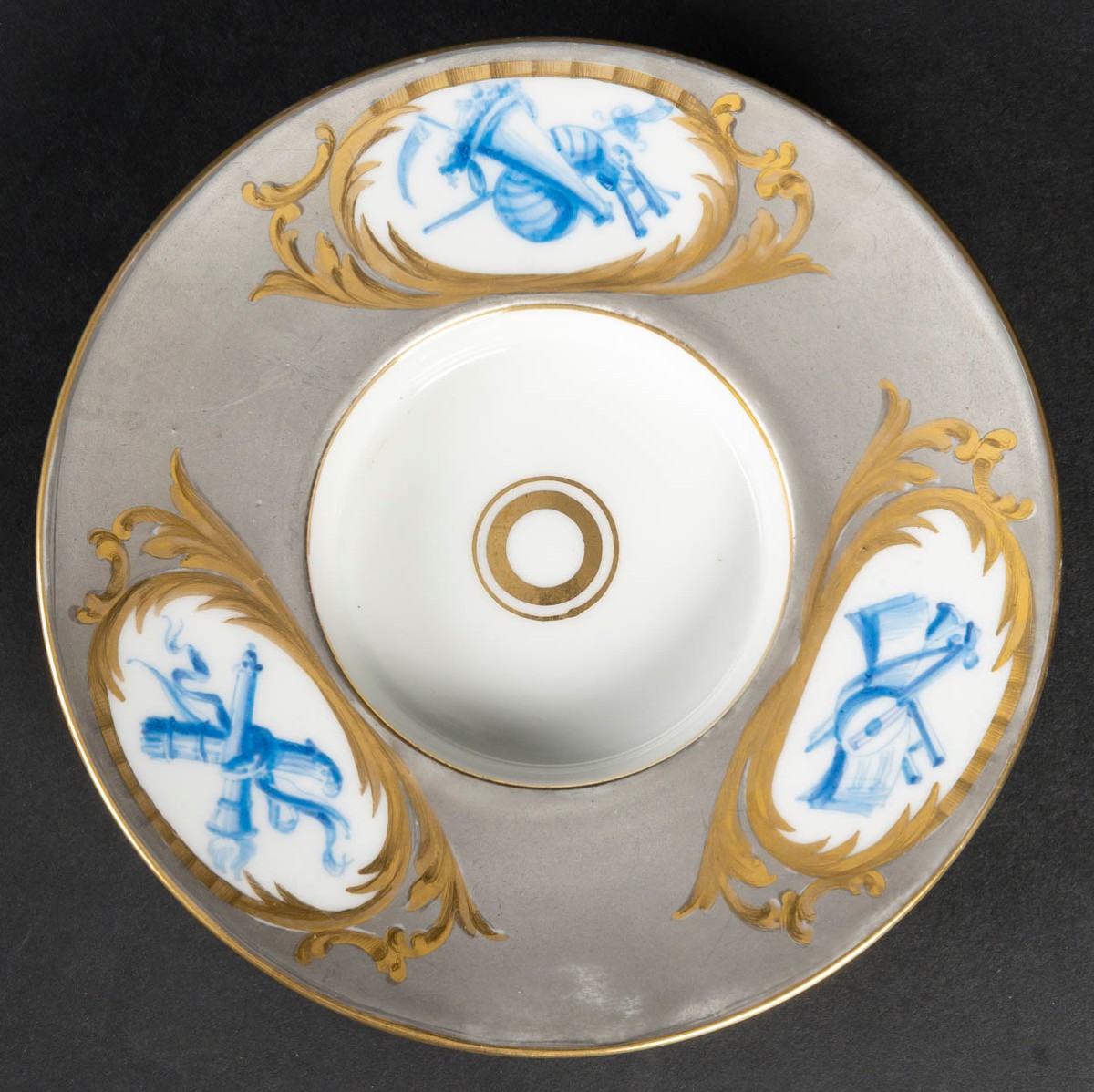 19th Century Porcelain Trembleuse Putti Cup-photo-2