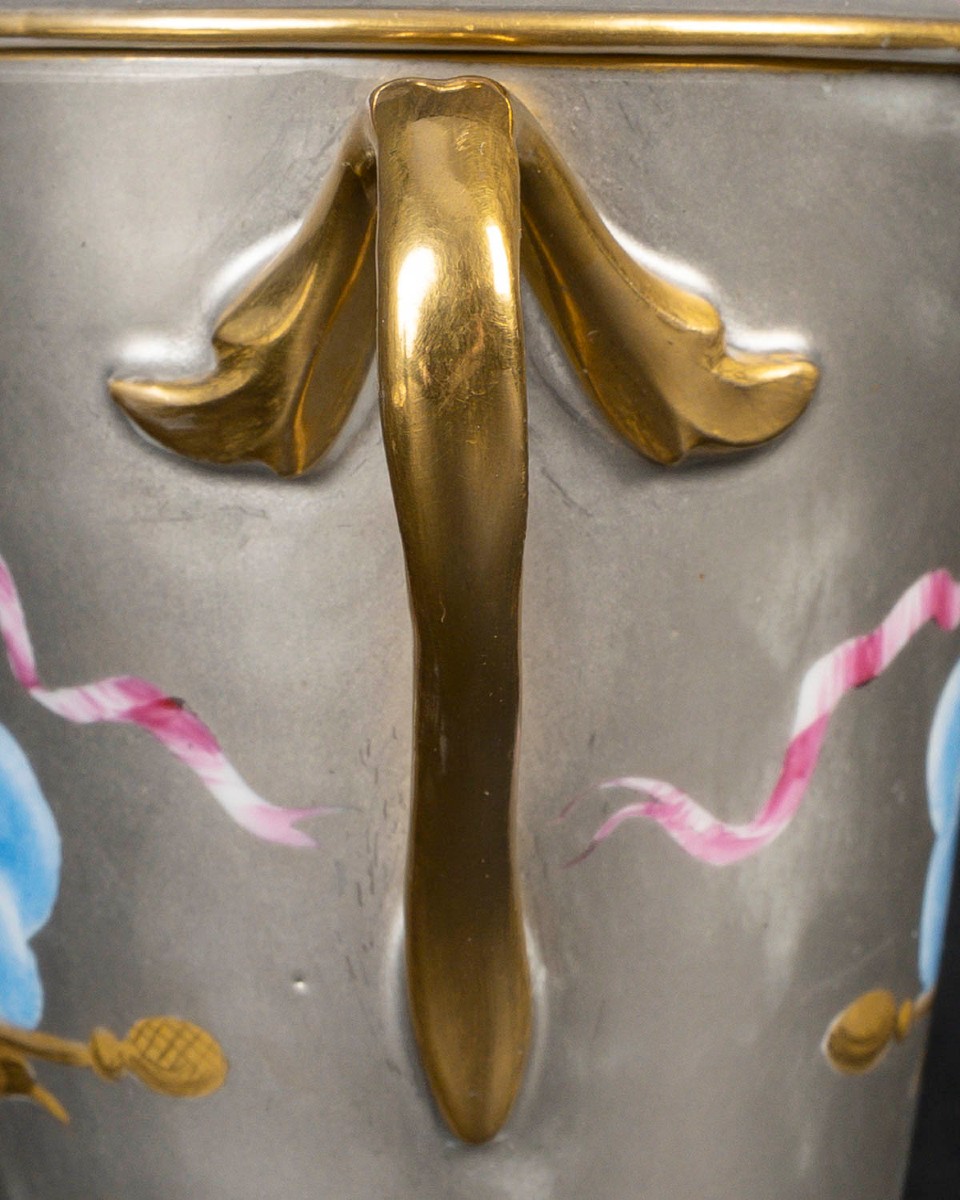 19th Century Porcelain Trembleuse Putti Cup-photo-4