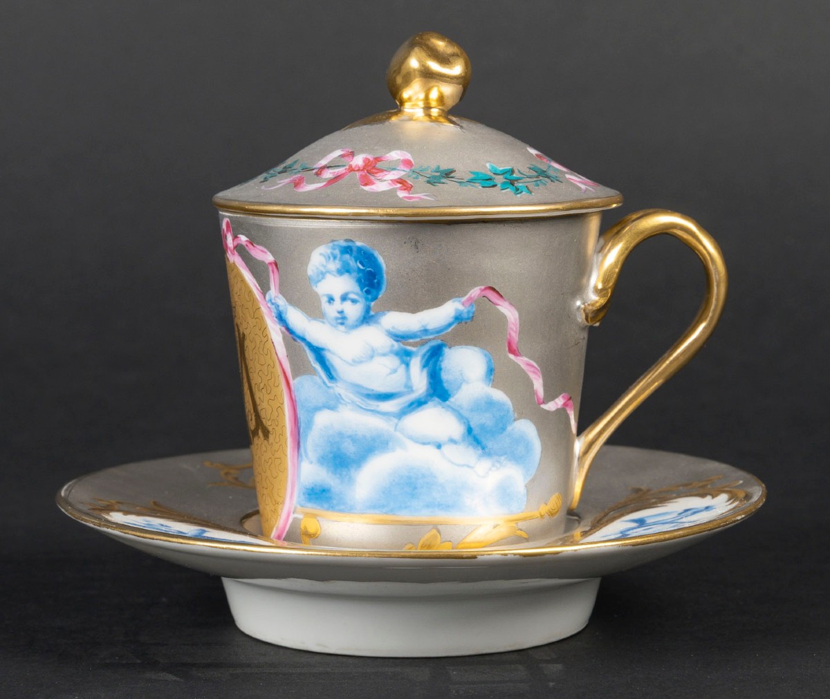 19th Century Porcelain Trembleuse Putti Cup