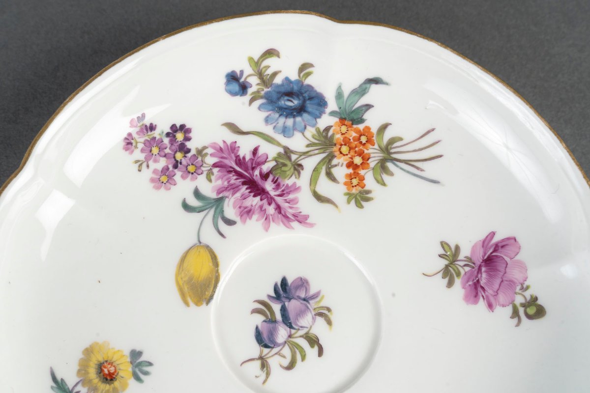 Meissen Cup With A Floral Design And Two Upward-curving Handles (late 18th Century)-photo-4