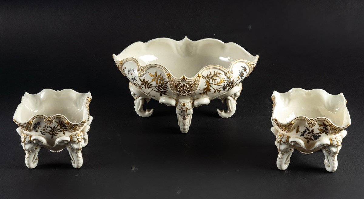 Trois coupes  aux Eléphants   (Royal Worcester)