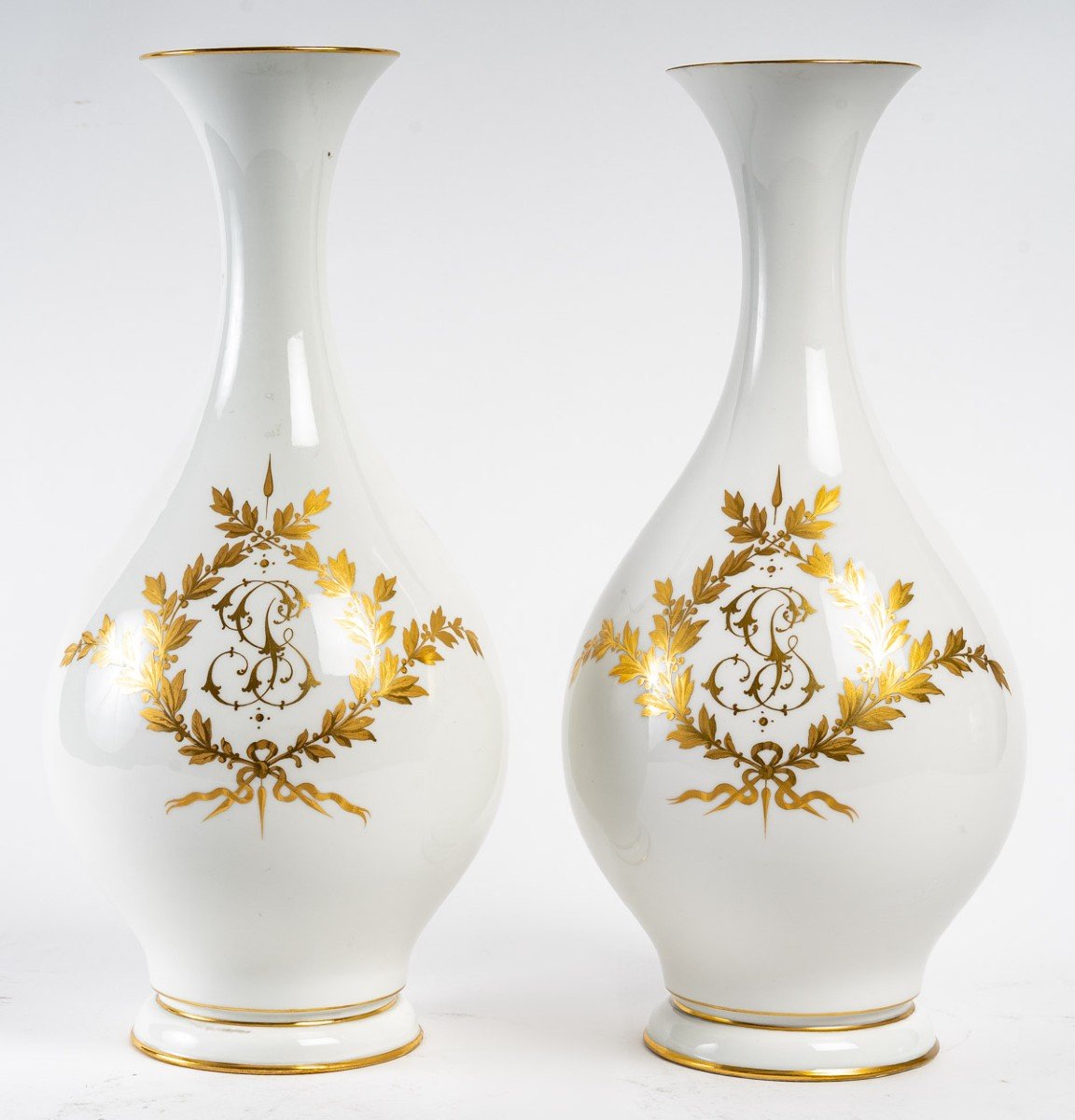 Paire de Vases à décor de Roses et Myosotis   " Blanc de Sèvres 1866"-photo-2