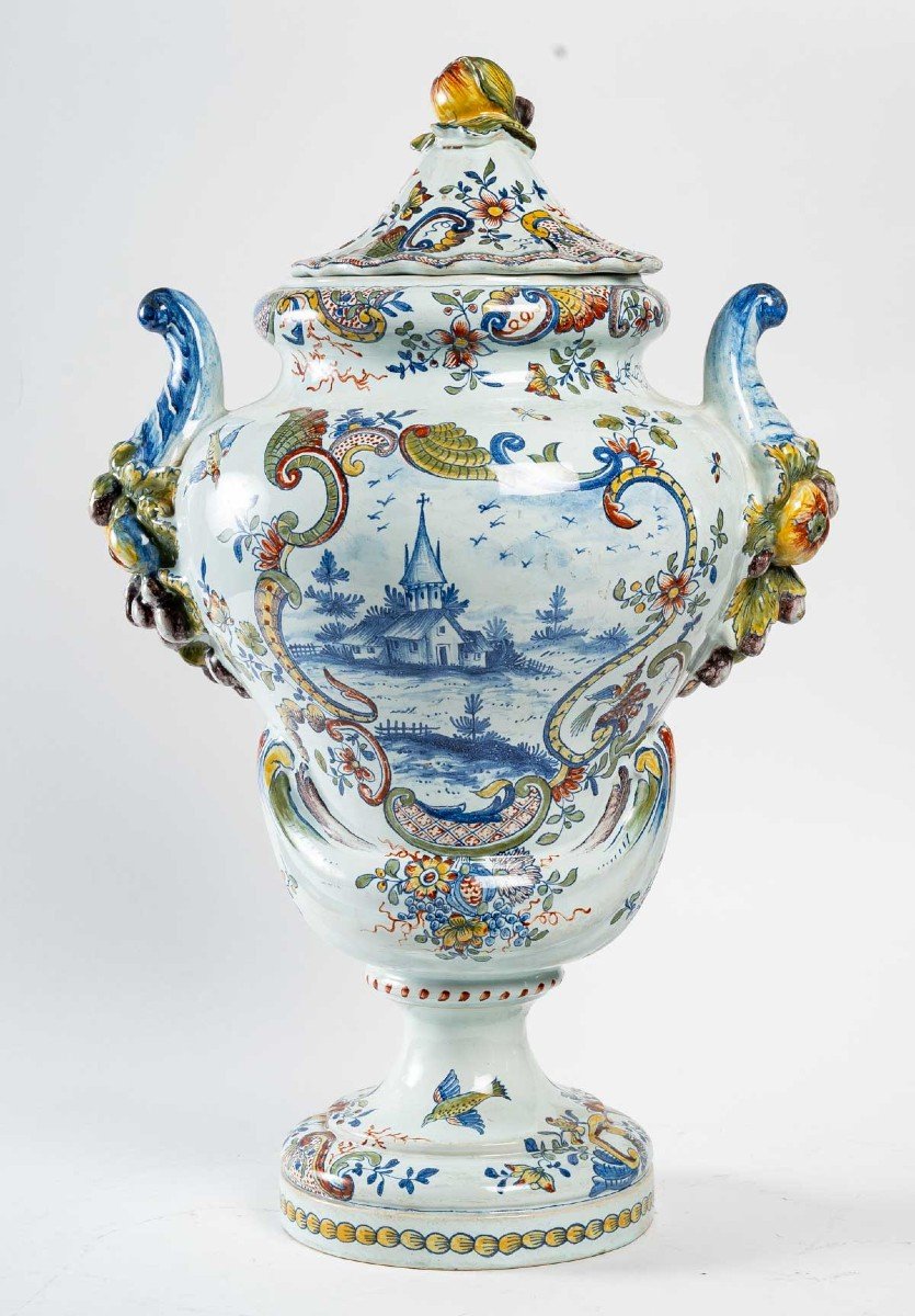Eighteenth "delft" Covered Pot-photo-3