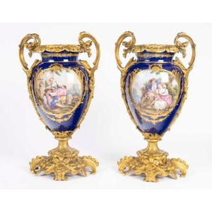 Paire de Vases en porcelaine bleue de Sèvres et Bronzes "France début XIX ème