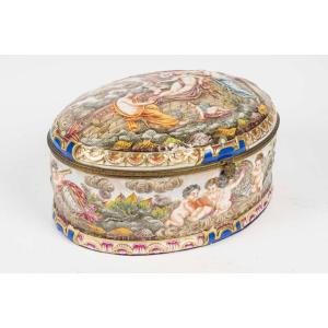 Large "naples" Jewelry Box: Woman Getting Ready (late 19th Century)