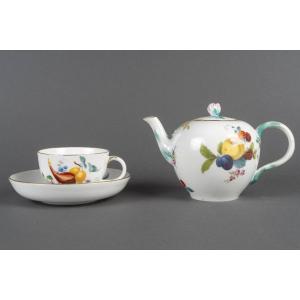 19th-century Meissen Teapot And Cup Set (fruit Design)