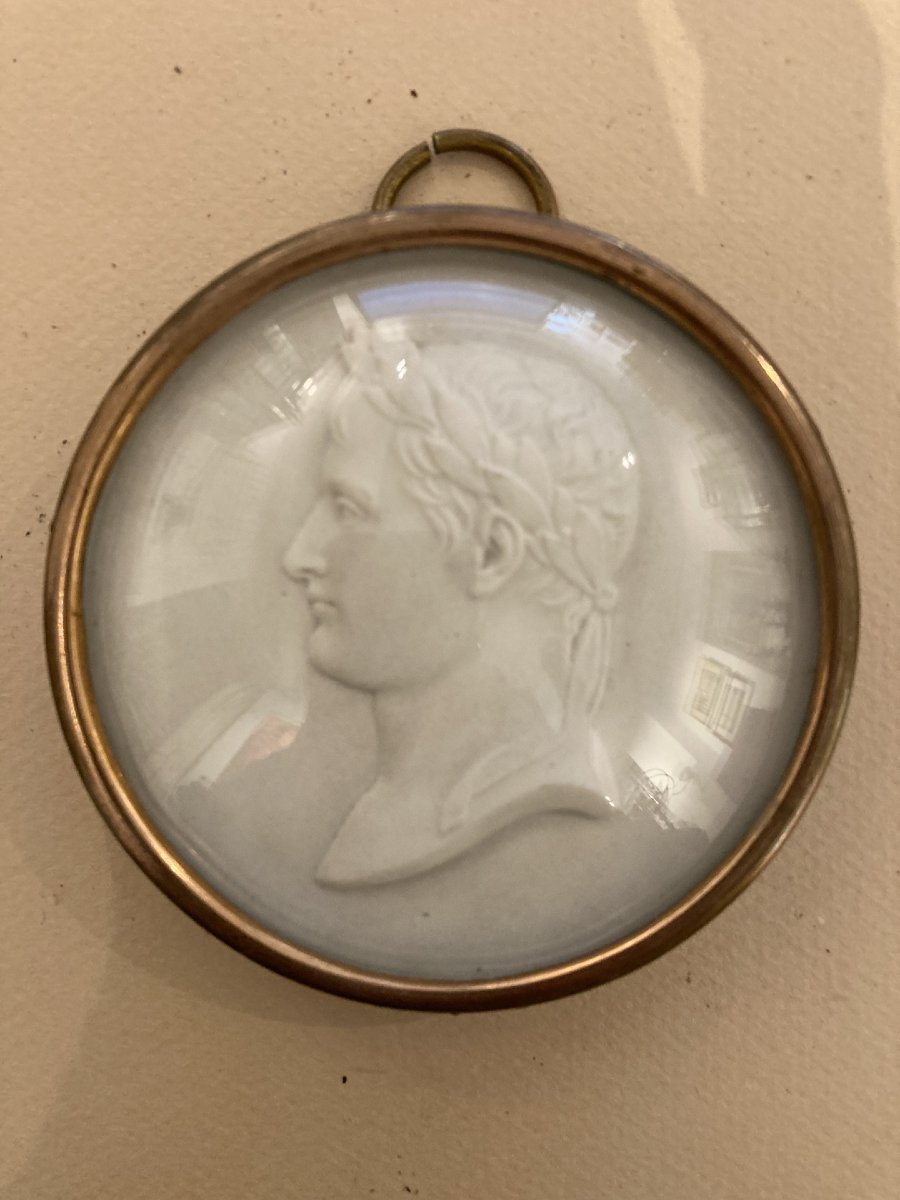 Medallion Depicting Napoleon