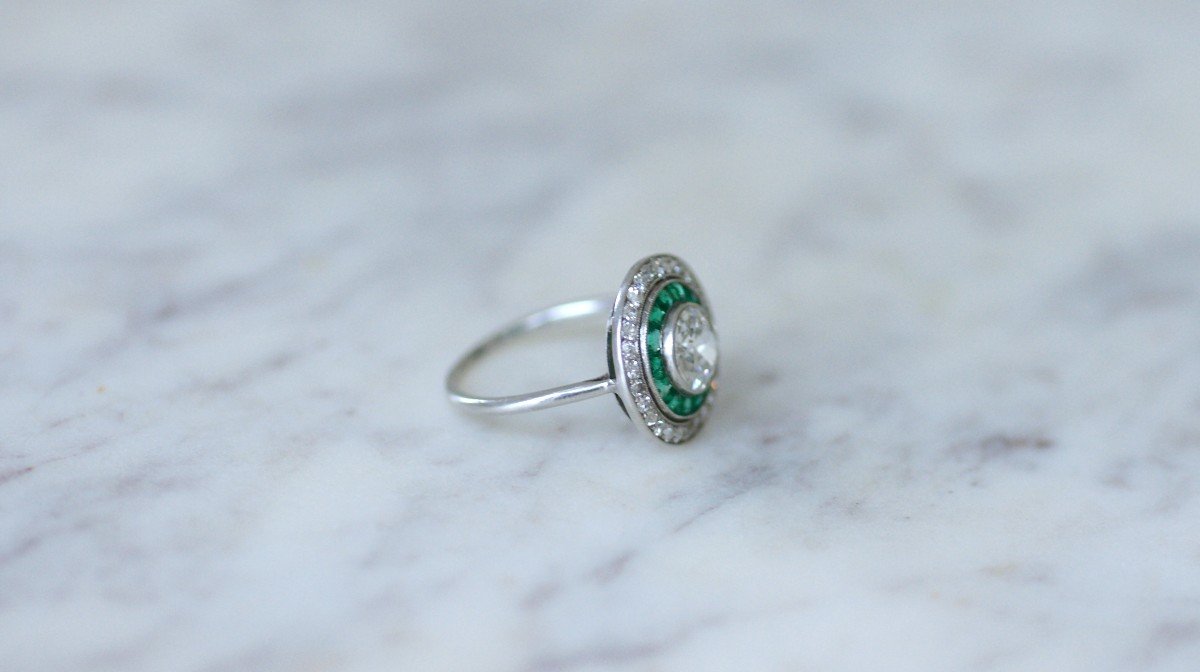 Bague Cible Halo Diamant Et émeraudes Calibrées-photo-3