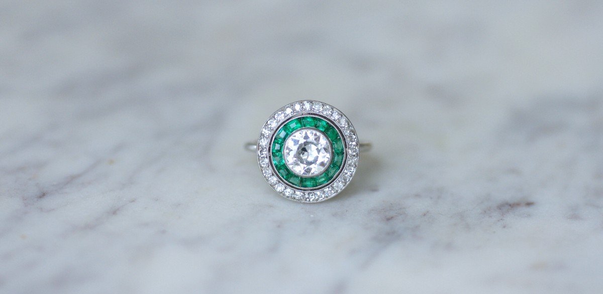 Bague Cible Halo Diamant Et émeraudes Calibrées-photo-5
