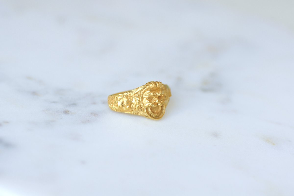 Antique Bacchus And Bacchante Scarf Clasp In Yellow Gold-photo-5