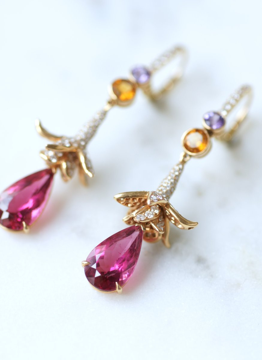Lorenz Bäumer Long Rubellite, Sapphire, Heliodor And Diamond Earrings In Yellow Gold-photo-2