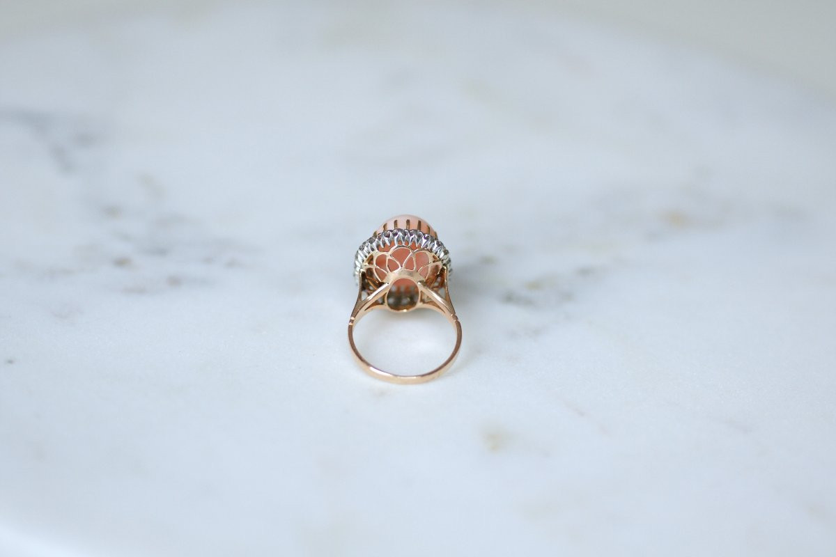 Bague Marguerite Belle Epoque Corail Peau d'Ange Entourage Diamants-photo-4