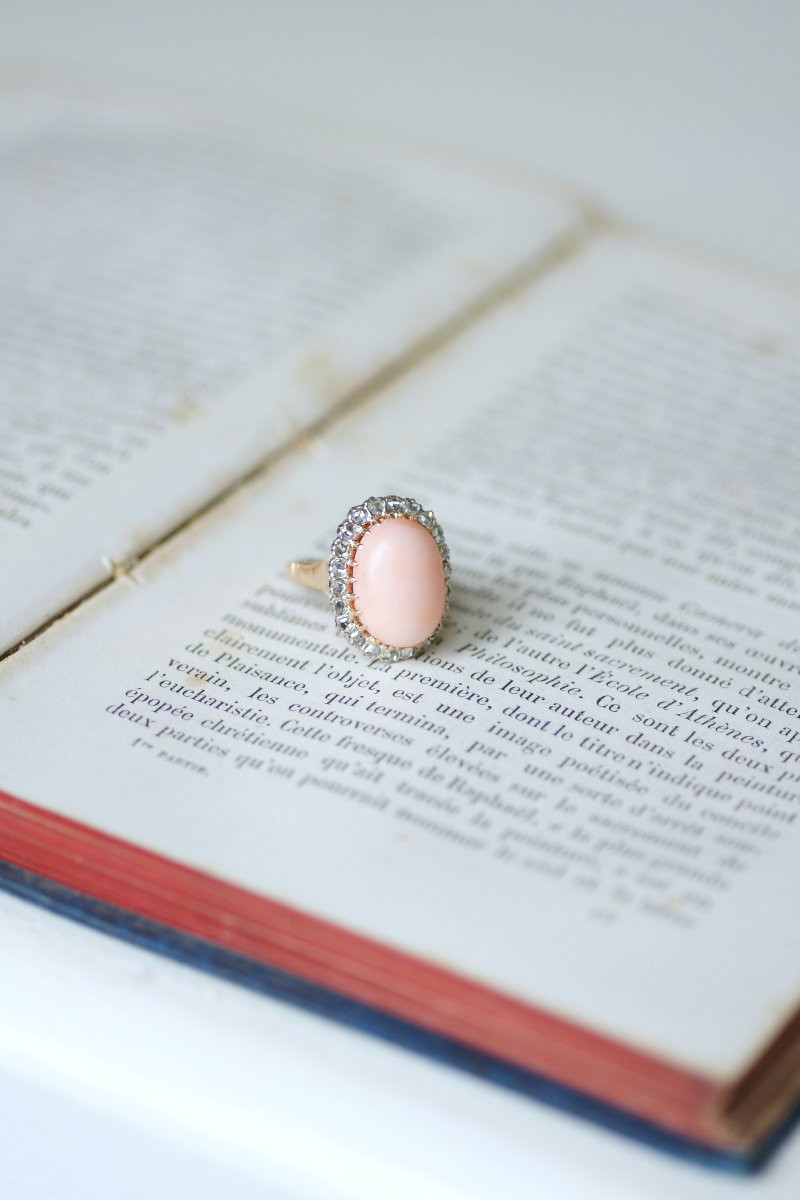 Bague Marguerite Belle Epoque Corail Peau d'Ange Entourage Diamants-photo-2