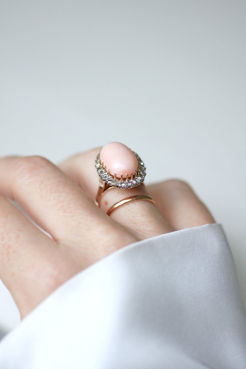 Bague Marguerite Belle Epoque Corail Peau d'Ange Entourage Diamants-photo-7