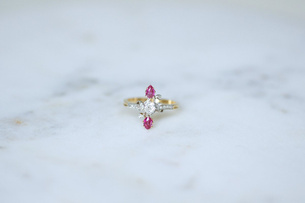 Bague Toi et Moi Belle Epoque Rubis Poire et Diamants sur Or Jaune et Platine-photo-2