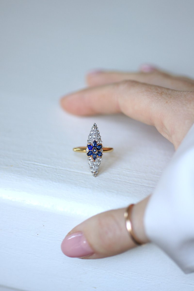 Bague Ancienne Marquise Etoile Saphir Entourage Diamants sur Or Jaune et Platine-photo-4