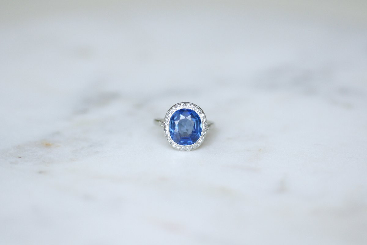Art Deco Halo Ring With 4.40 Cts No Heat Ceylon Sapphire And Diamonds On Platinum-photo-2