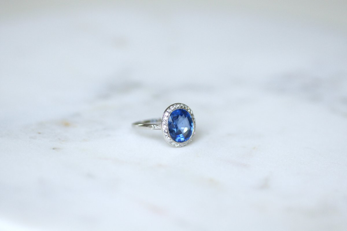 Art Deco Halo Ring With 4.40 Cts No Heat Ceylon Sapphire And Diamonds On Platinum-photo-3